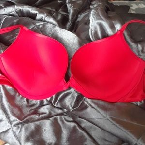 Victoria's Secret Intimates & Sleepwear - Very Sexy push up bra 34dd Victoria's secret Victoria's Secret Intimates & Sleepwear - Very Sexy push up bra 34dd Victoria's secret